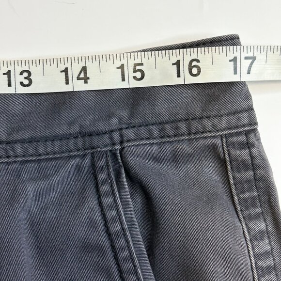 St John's Bay Gray Cargo Shorts Size 34 - Picture 5 of 9